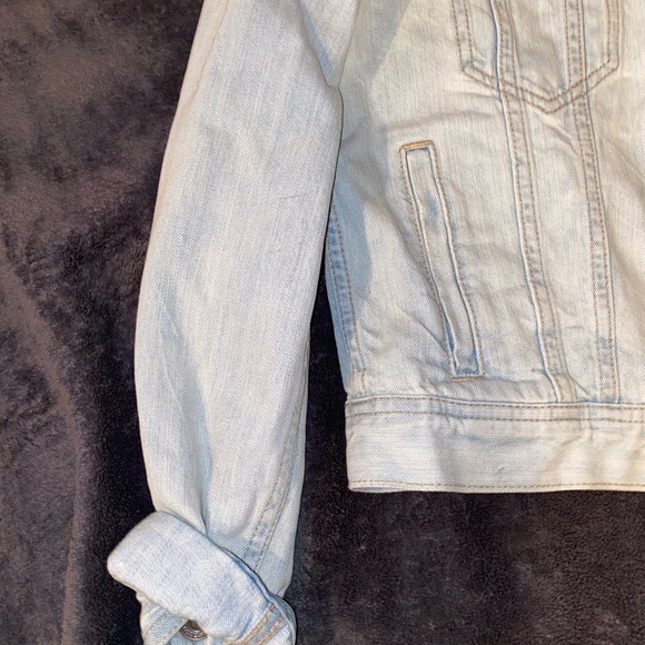 American Eagle light blue jean jacket - Picture 4 of 4